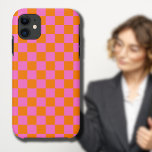Neonrosa Orange Checkerboard Vintag Case-Mate iPhone Hülle<br><div class="desc">Neon Pink und Orange Checkerboard | VINTAG | Classic | Trendy | Stilvoll | Mode | Minimal</div>