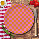 Neonrosa Orange Checkerboard Vintag Pappteller<br><div class="desc">Neon Pink und Orange Checkerboard | VINTAG | Classic | Trendy | Stilvoll | Mode | Minimal</div>