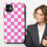 Neonrosa und weißes Karton Vintag Case-Mate iPhone Hülle<br><div class="desc">Neonrosa und weiß karierte Tafel | VINTAG | Classic | Trendy | Stilvoll | Mode | Minimal</div>