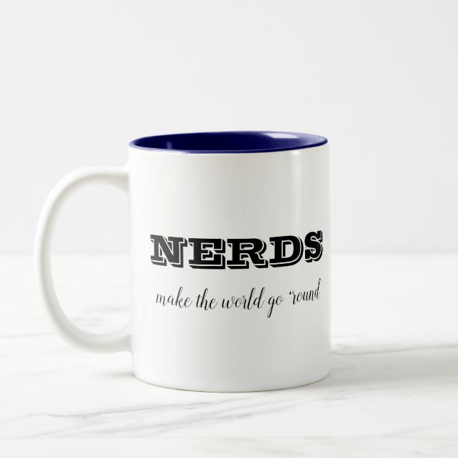 NERDS machen die Welt zum Alltag Zweifarbige Tasse (Links)