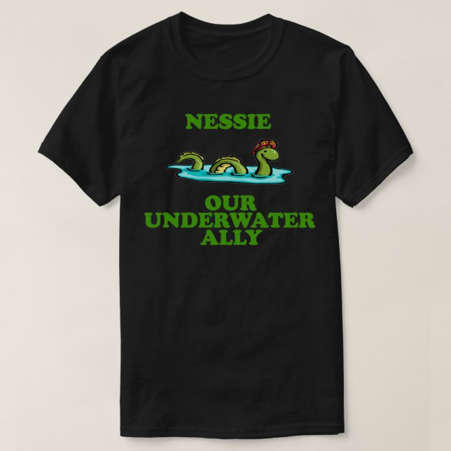 Nessie Our Underwater Ally Napoleon Dynamite T-Shirt (Design vorne)