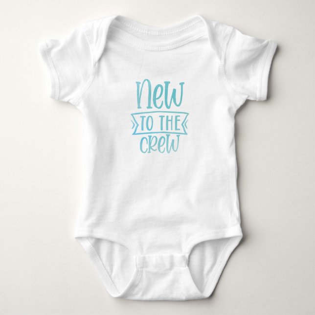 Neu an der Crew, Light Blue Baby Strampler (Vorderseite)