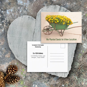 Neue Adresse Ringelblumen im antiken Holzwagen  Postkarte