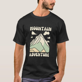 Neue Höhen auf dem Berggipfel. T-Shirt