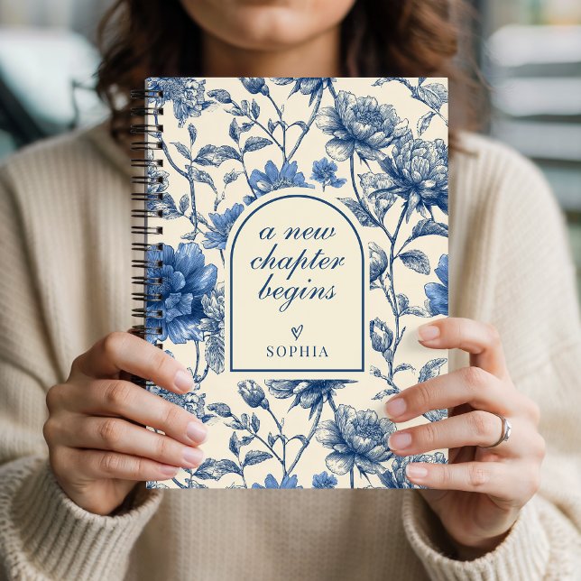 Neue Mutter | Hochzeit | Blaues Toile Blumenmuster Notizbuch (Bridesmaid Proposal Floral Journal Blue & Cream | Custom Teacher Appreciation Gift Floral Journal)