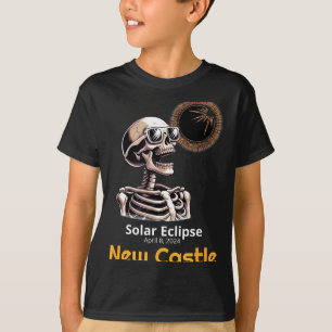 Neue Skelett-Sonnenfinsternis-Burg Indiana T-Shirt