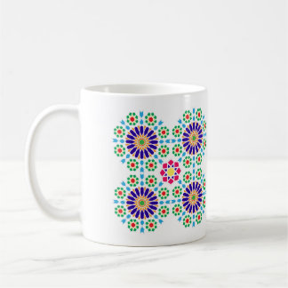 Neue Tasse mit arabischem Stil.