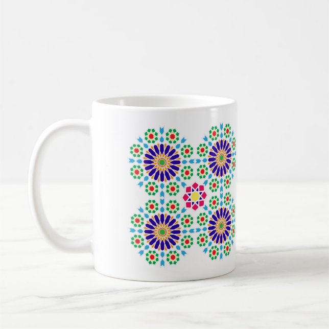 Neue Tasse mit arabischem Stil. (Links)