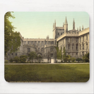 Neue Uni, Oxford, England Mousepad