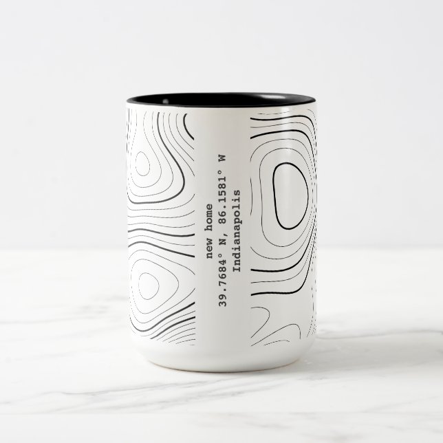 Neue Zuhause Topographie Koordiniert Geschenke für Zweifarbige Tasse (Mittel)