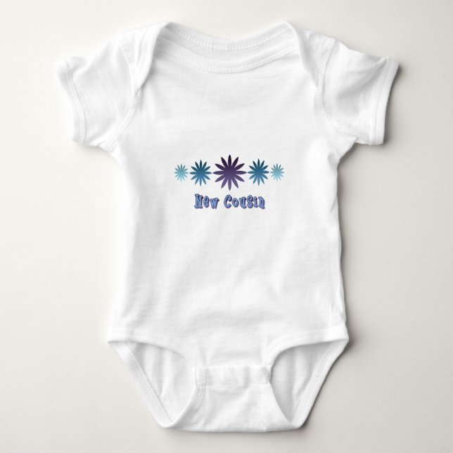 Neuer Cousin Baby Strampler (Vorderseite)