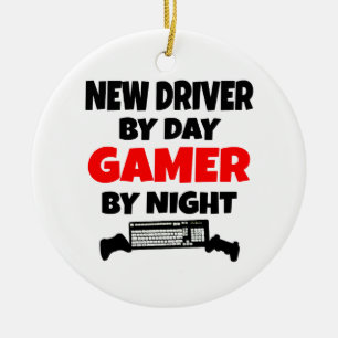 Neuer Fahrer bei Day Gamer by Night Keramik Ornament