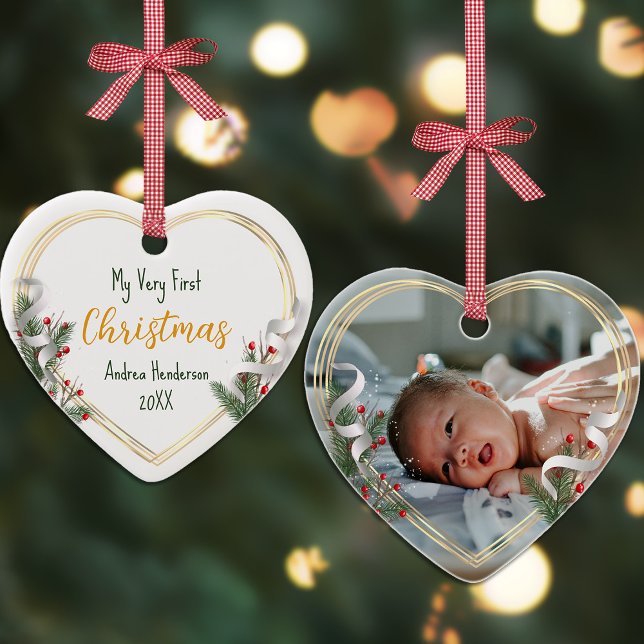 Neues Baby 1. Weihnachts Holly & Pine Gold Frame F Keramik Ornament (Von Creator hochgeladen)