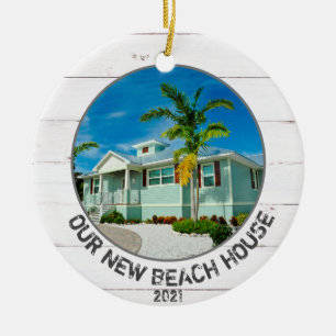 Neues Beach House Zuhause-Foto mit Jahr Keramik Ornament