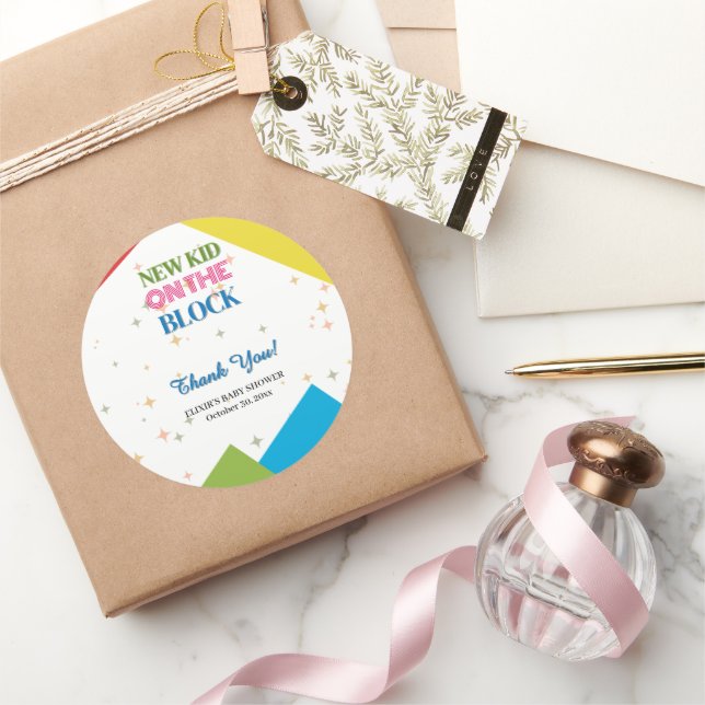 Neues Kind auf der Blockfarbendusche Runder Aufkleber (Schenken)