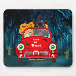 Neufundländer fährt Auto Gruseliges Halloween Mousepad