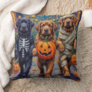 Neufundländer Halloween-Kostüme beim Trick-or-Trea Kissen