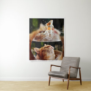 Neugier in einem Aquarium – Der Traum der Katze Wandteppich