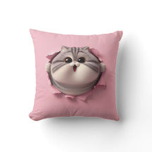 Neugierige Katzenkatze durch rosa Papier