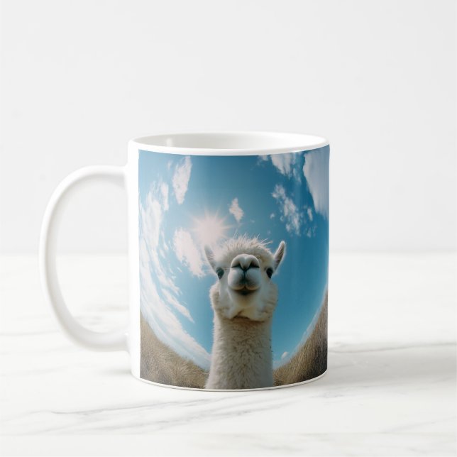 Neugieriger Alpaca unter der Sonne Kaffeetasse (Links)