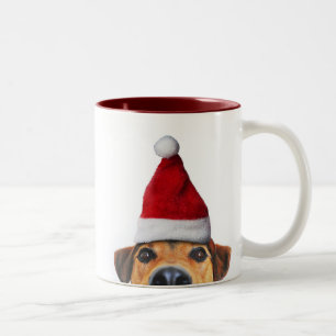 Neugieriger süßer lustiger Hund mit Weihnachtsmann Zweifarbige Tasse