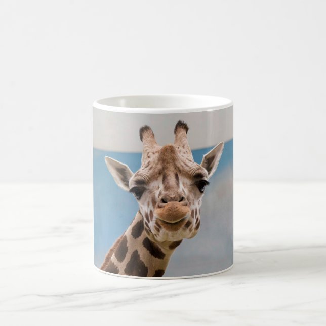 Neugieriges Giraffen-Porträt Tasse (Mittel)