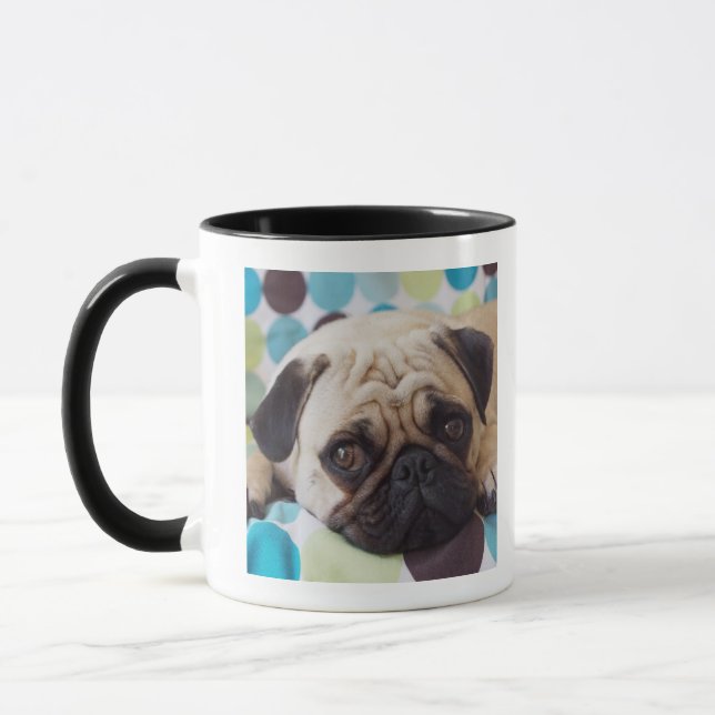 neugieriges junges Haustier Tasse (Links)
