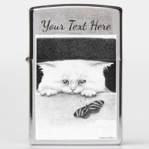 Neugieriges Kätzchen mit Schmetterling Zippo