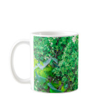 Neujahr 2026 Kaffeetasse mit Naturwald-Design