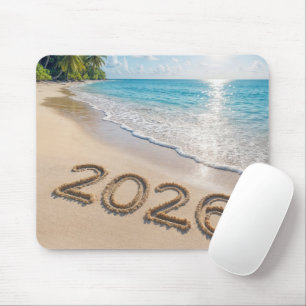 Neujahr 2026 Text auf einem tropischen Strand Mousepad
