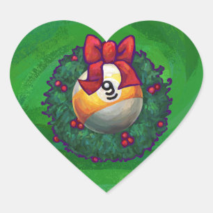 Neun Ball im Kraut auf Grün Herz-Aufkleber