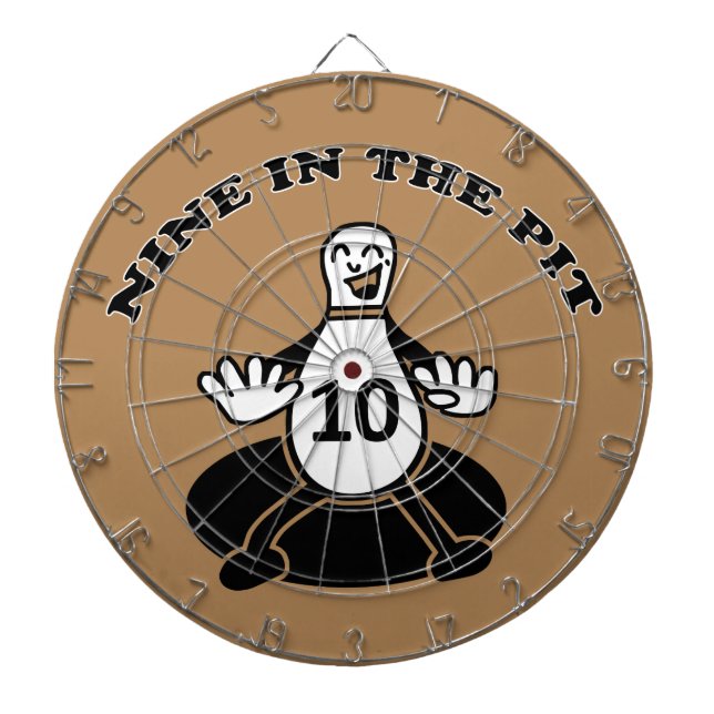 Neun in der Grube, 10 Button Stands Dartscheibe (vorne)