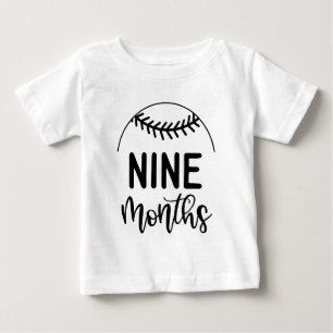 Neun Monate Baseball Baby Meilenstein - T-shirt