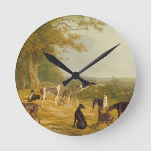 Neun Windhunde in einer Landschaft (Öl auf Leinwa Runde Wanduhr