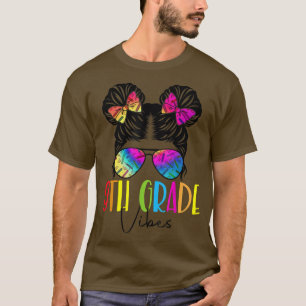 Neunte Klasse Vibes Unordentlicher Dutt Haar Binde T-Shirt
