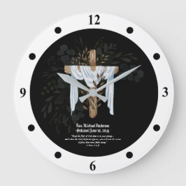 Neuordinierter PriesterPastor Deacon Minister Große Wanduhr