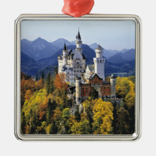 Neuschwanstein ist eines von drei silbernes ornament