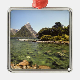 Neuseeland, Mitre Peak und Bowen River mündend Silbernes Ornament