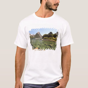 Neuseeland, Mitre Peak und Bowen River mündet T-Shirt