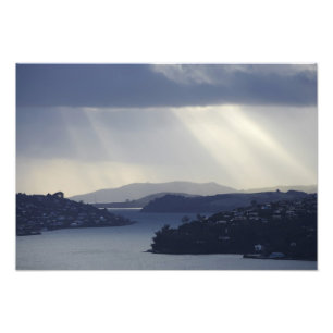 Neuseeland, Otago, Dunedin, Lichtstrahlen über Fotodruck