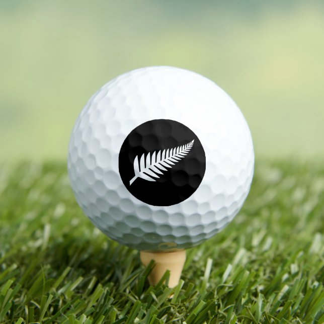 Neuseeland Silberfarn  Golfball (Insitu T-Shirt)