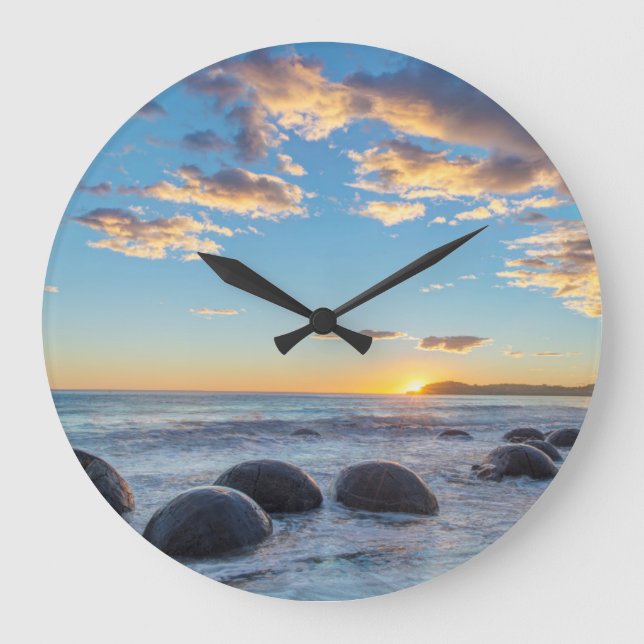 Neuseeland, Südinsel, Moeraki Boulders Große Wanduhr (Vorderseite)