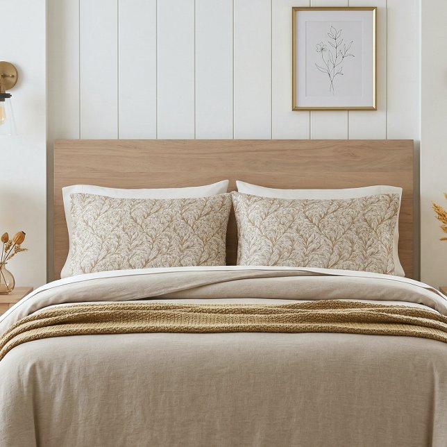 Neutral Beige Gold Botanical Leaf William Morris Kissenbezug (Von Creator hochgeladen)