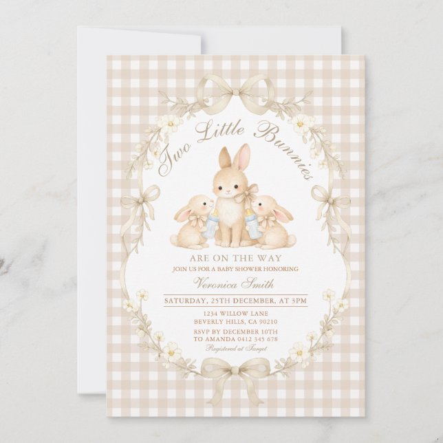 Neutral Gingham Bunnies Twins Baby Shower Einladung (Vorderseite)
