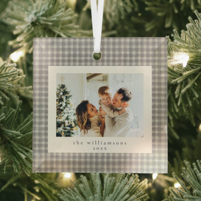 Neutral Gingham Family Photo Keepsake Christmas Ornament Aus Glas (Insitu)