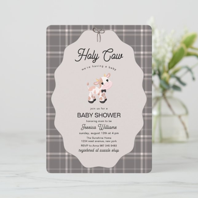 Neutral Gingham Holy Cow Farm Animals Baby Shower  Einladung (Stehend Vorderseite)