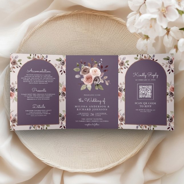 Neutral Taupe Floral QR Code Dusty Purple Wedding Dreifach Gefaltete Einladung (Von Creator hochgeladen)