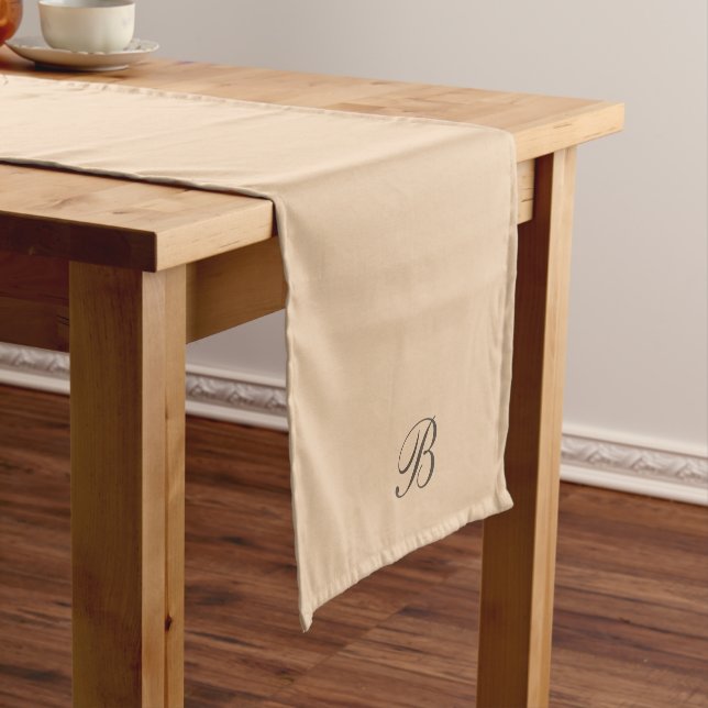 Neutrale Ecru Beige mit Monogram Initial Kurzer Tischläufer (Beispiel)