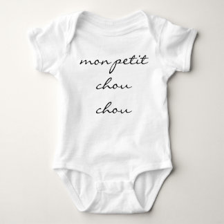 Neutraler Baby Bodysuit "mon petit chou chou" Baby Strampler