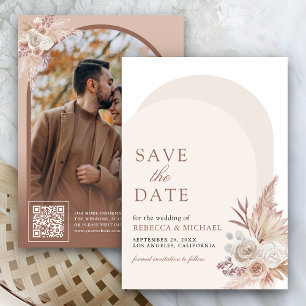 Neutrales Beiges Blumen- Pampas- Torbogen Foto QR- Save The Date
